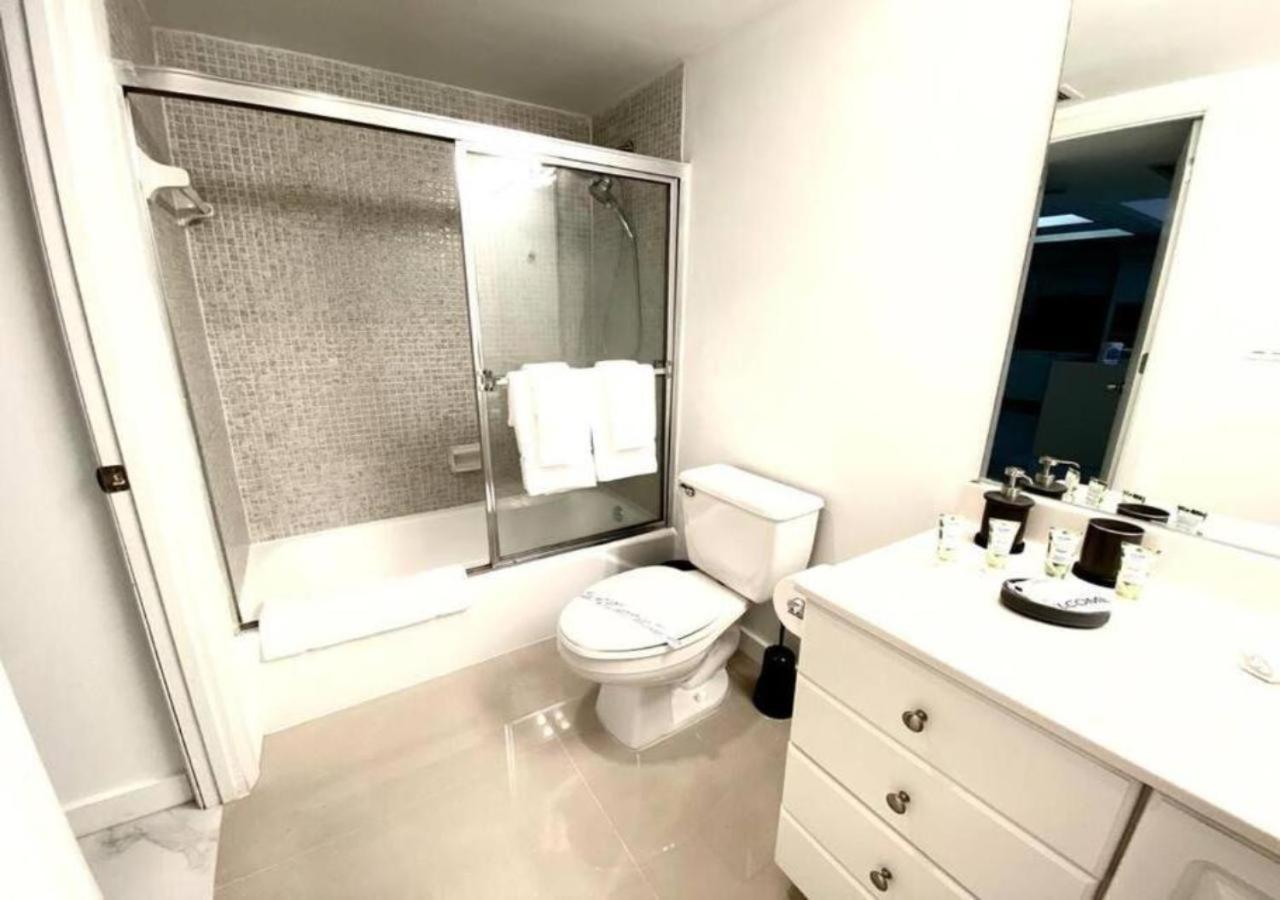 Zen Vacation Modern Penthouse Across Ocean Сasa de vacaciones *